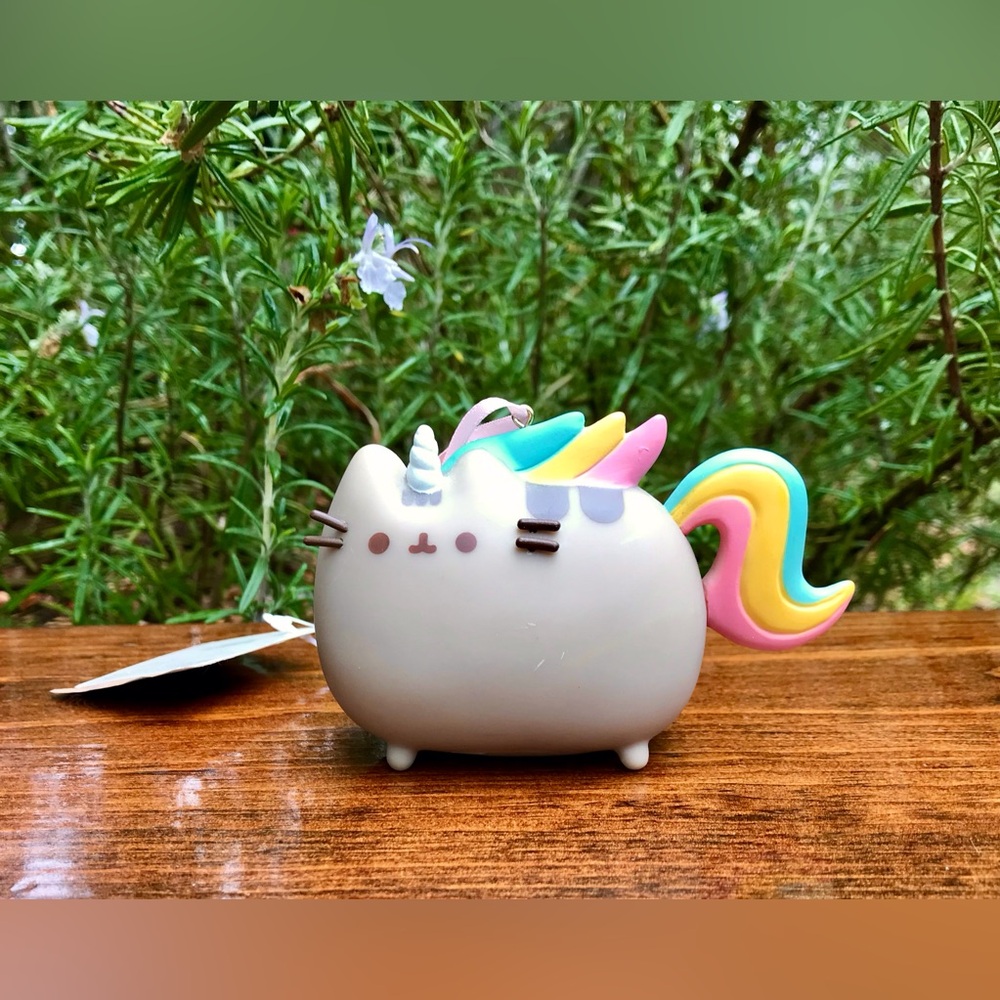 PUSHEEN Cat Pusheenicorn Holiday Hanging Ornament Mini Vinyl Figure Character